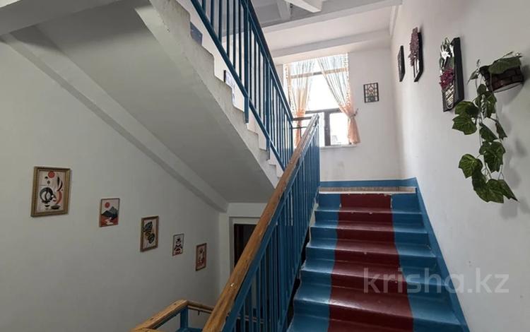 2-комнатная квартира · 57 м² · 1/5 этаж, 4 квартль 6 за 18 млн ₸ в  — фото 2