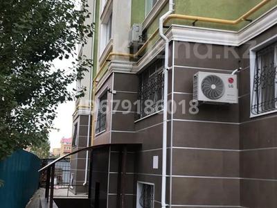 Свободное назначение, офисы, магазины и бутики, салоны красоты · 55 м² за 200 000 〒 в Актобе, мкр. Алтын орда