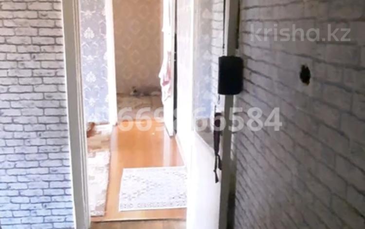 2-бөлмелі пәтер, 45 м², 2/2 қабат, Самал 10, бағасы: 12 млн 〒 в Туркестане — фото 2