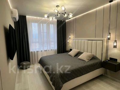 1-комнатная квартира · 50 м² · 11/17 этаж, мкр Мамыр-1 29 — Шаляпина Момышулы за 15 000 ₸ в Алматы, Ауэзовский р-н