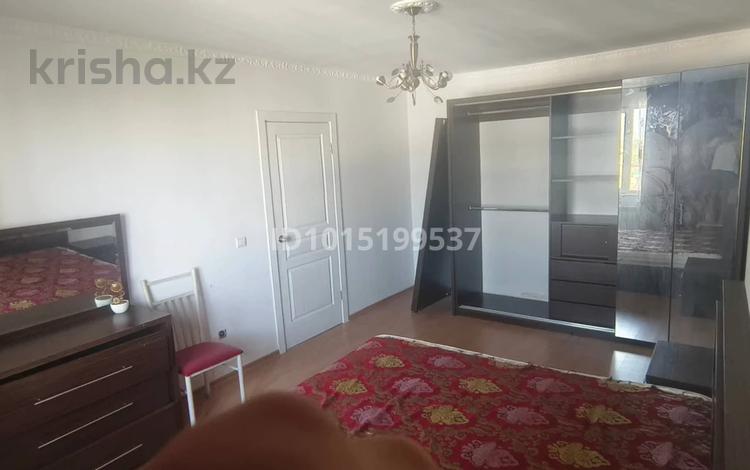 2-комнатная квартира · 64 м² · 9/10 этаж, мкр Аккент за 270 000 ₸ в Алматы, Алатауский р-н — фото 2