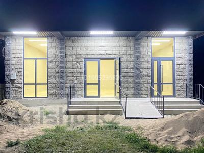 Свободное назначение, офисы, магазины и бутики, общепит, салоны красоты, медцентры и аптеки, образование, развлечения, кабинеты и рабочие места, студии · 60 м² за 200 000 〒 в Бирлик