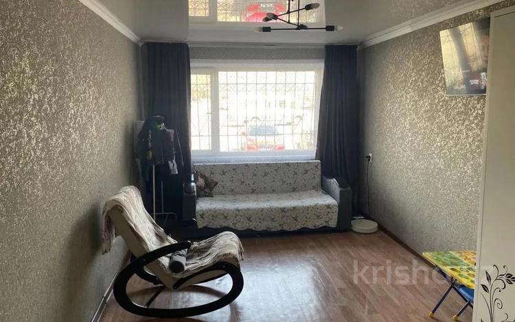 2-комнатная квартира · 43.8 м² · 1/5 этаж, Майкудук, 16й микрорайон за 9.5 млн ₸ в Караганде, Алихана Бокейханова р-н — фото 2