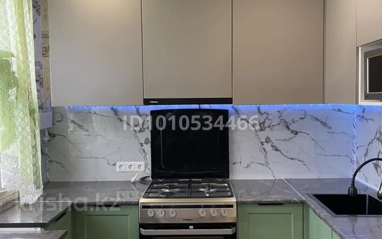 3-бөлмелі пәтер · 61.1 м² · 2/5 қабат, 40 лет победы, бағасы: 16 млн ₸ в Шахтинске — фото 2