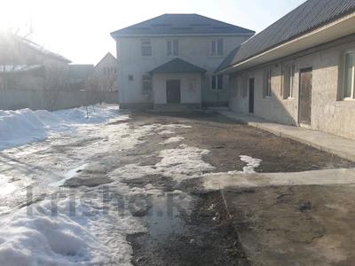 Продажа домов и дачи в Алматинской обл.: Отдельный дом · 7 комнат · 200 м² · 8 сот., Молдагулова 12 — Находится мкр.Жайнак за 67 млн 〒 Отдельный дом · 7 комнат · 200 м² · 8 сот., Молдагулова 12 — Находится мкр.Жайнак за 67 млн 〒 в Казцик