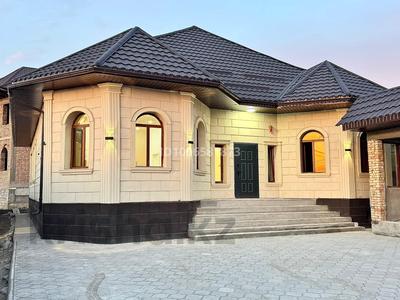 Отдельный дом · 8 комнат · 280 м², Баисеитова 61в за 2.5 млн 〒 в Жанатурмысе