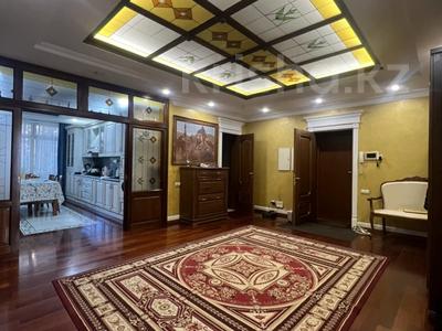 4-комнатная квартира · 194 м² · 1/5 этаж, Казбагарова 42 за 153 млн 〒 в Семее