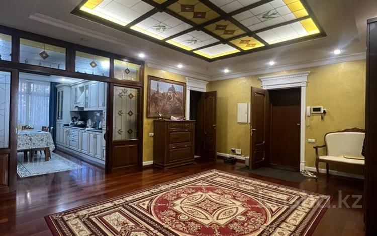 4-бөлмелі пәтер · 194 м² · 1/5 қабат, Казбагарова 42, бағасы: 153 млн ₸ в Семее — фото 2