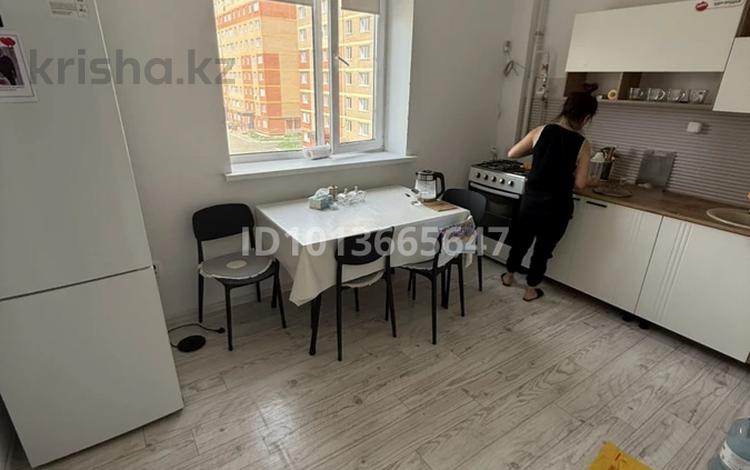 2-комнатная квартира · 54 м² · 4/9 этаж, 10 микрорайон 20 за 200 000 ₸ в Аксае — фото 2
