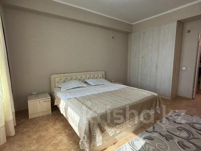 3-бөлмелі пәтер · 90 м² · 5/10 қабат, Каныша Сатпаева 55/2 — Район MAXI MOOL за драм театром, бағасы: 30 000 ₸ в Усть-Каменогорске