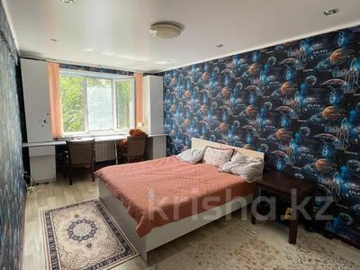 4-комнатная квартира, 85 м², 5/5 этаж, Утепова 13 за 29.5 млн 〒 в Усть-Каменогорске