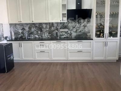 5-бөлмелі пәтер · 160 м² · 12/16 қабат, 15-й мкр, ​16-й микрорайон 64, бағасы: 68 млн ₸ в Актау