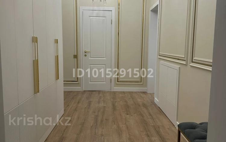 1-комнатная квартира · 50 м² · 12/12 этаж, Улица А 52, 8 8 за 250 000 ₸ в Астане, Сарайшык р-н — фото 2