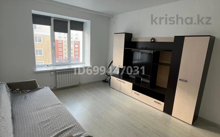 1-комнатная квартира · 40 м² · 7/8 этаж, мкр Комсомольский, улица Аль фараби 17/1 за 220 000 ₸ в Астане, Есильский р-н — фото 2