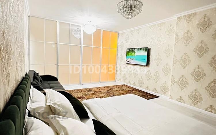 2-бөлмелі пәтер · 80 м² · 4/10 қабат, Розыбакиева 320 — Гагарина / Ходжанова, бағасы: 40 000 ₸ в Алматы, Бостандыкский р-н — фото 2