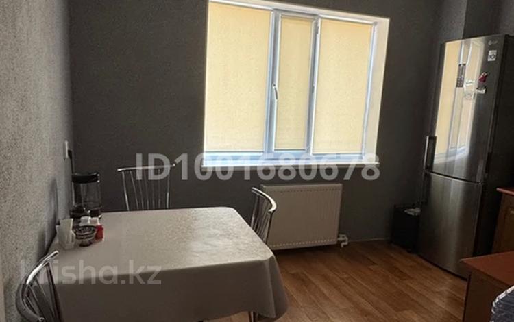 2-бөлмелі пәтер · 54 м² · 3/10 қабат, мкр Юго-Восток, Республики 1/4 — Республики -момышулы, бағасы: 20 млн ₸ в Караганде, Казыбек би р-н — фото 2