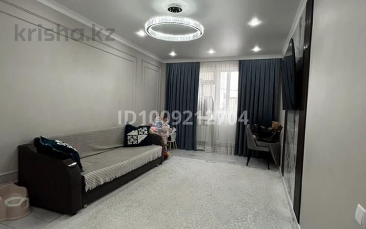 2-бөлмелі пәтер · 65 м² · 2/5 қабат, мкр Арай-2 14, бағасы: 200 000 ₸ в Таразе — фото 2