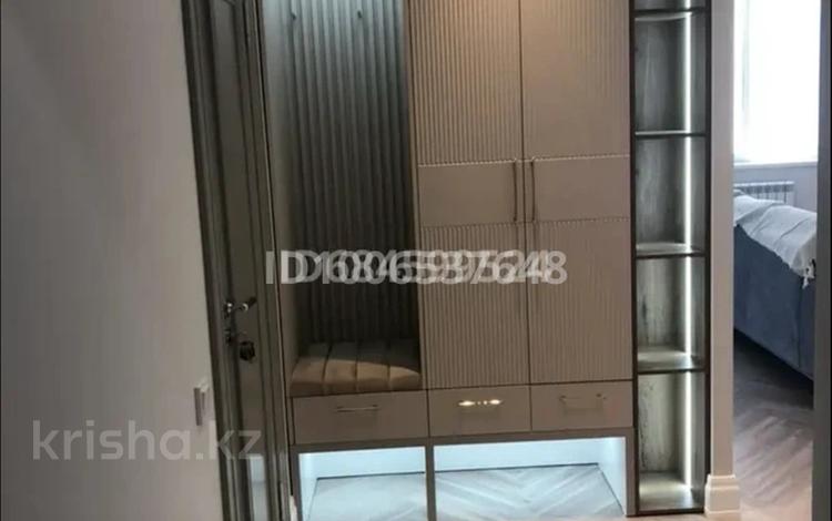 2-комнатная квартира · 77 м² · 8/9 этаж, мкр Нурсая-3, Абулхайыр хана 74-1 за 400 000 ₸ в Атырау — фото 2
