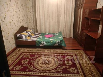 2-комнатная квартира, 46 м², 2/10 этаж посуточно, мкр Аксай-1 10/3 за 14 000 〒 в Алматы, Ауэзовский р-н