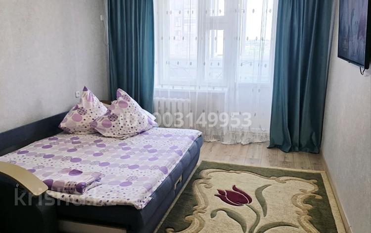 1-комнатная квартира · 47 м² · 9/10 этаж, мкр Женис 8/1 — ТЦ Азия Молл за 9 000 ₸ в Уральске — фото 20
