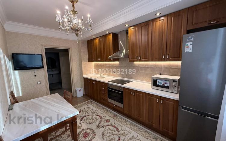 2-комнатная квартира · 72 м² · 3/10 этаж, Серкебаева 111 за 450 000 ₸ в Алматы, Бостандыкский р-н — фото 2