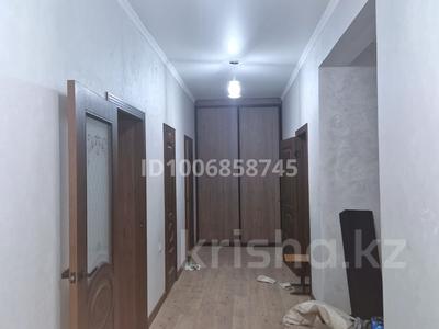 Отдельный дом · 4 комнаты · 100 м², мкр Мадениет 990 — Недалеко от ул.Саина за 300 000 〒 в Алматы, Алатауский р-н