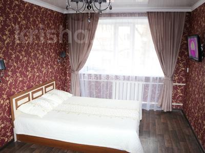 1-комнатная квартира, 37 м², 3/5 этаж посуточно, Ерубаева 48/1 за 6 990 〒 в Караганде, Казыбек би р-н