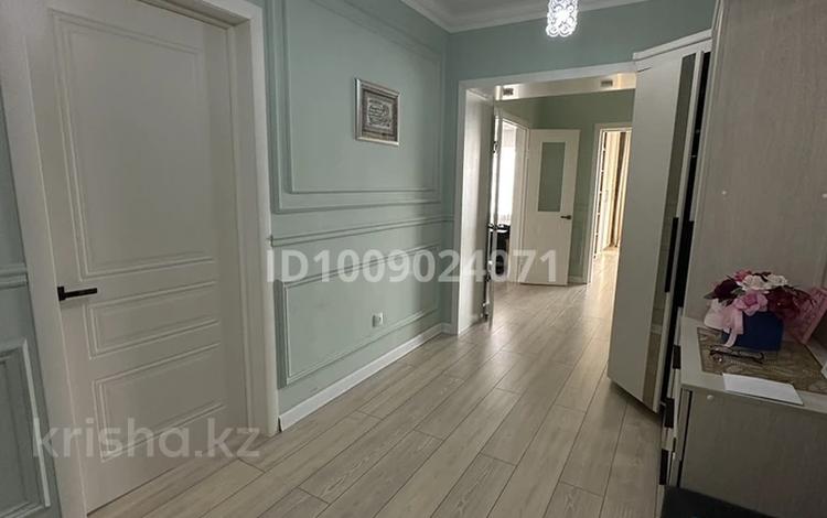 3-комнатная квартира · 95 м² · 10/10 этаж, мкр. Алтын орда, Газиза Жубанова за 41.2 млн 〒 в Актобе — фото 7