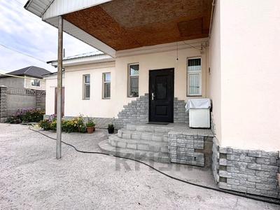 Продажа домов и дачи в Алматинской обл.: Отдельный дом · 5 комнат · 139 м² · 10 сот., Наурызбай батыра 15 за 43 млн 〒 Отдельный дом · 5 комнат · 139 м² · 10 сот., Наурызбай батыра 15 за 43 млн 〒 в Казцик