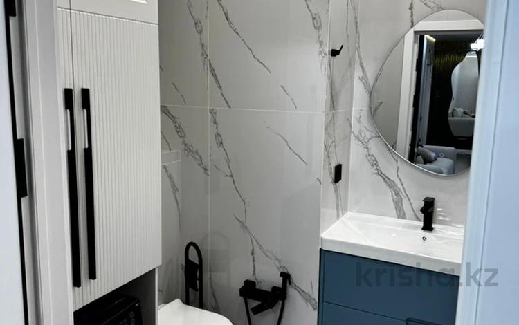 2-бөлмелі пәтер · 80 м² · 7/13 қабат, Просп. Назарбаева 28, бағасы: 350 000 ₸ в Алматы, Алмалинский р-н — фото 15