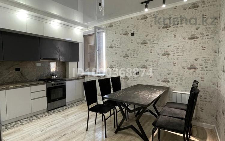 2-комнатная квартира · 80 м² · 4/11 этаж, 16-й мкр 44 за 10 000 ₸ в Актау — фото 3