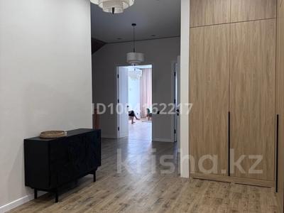 Часть дома · 6 комнат · 305 м² · 1.2 сот., мкр Юго-Восток за 115 млн ₸ в Караганде, Казыбек би р-н