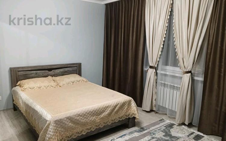 1-комнатная квартира · 46 м² · 8/10 этаж, мкр Аксай-5 25 — Б.Момушулы -Маргулана за 15 000 ₸ в Алматы, Ауэзовский р-н — фото 2