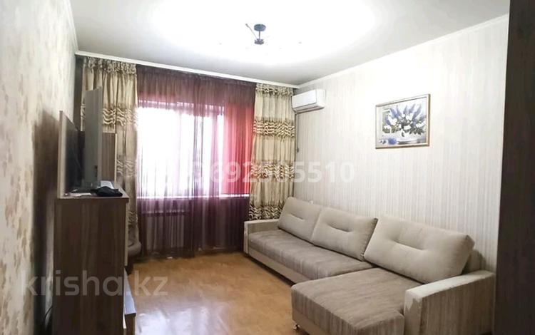 1-комнатная квартира, 42 м², 3/9 этаж помесячно, мкр Аксай-4 83