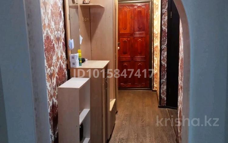 3-бөлмелі пәтер · 50 м² · 5/5 қабат, 3 мкр д. 17, бағасы: 3.2 млн ₸ в Качаре — фото 2