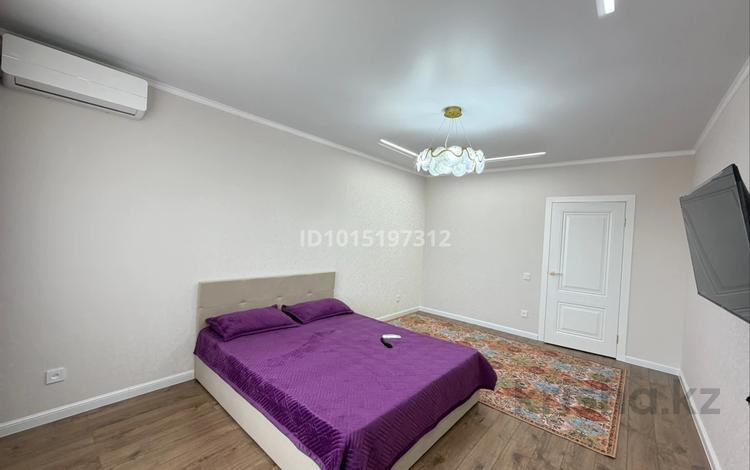 1-бөлмелі пәтер · 45 м² · 3/10 қабат, Молдавская 2/1 — Универмаг, бағасы: 15 000 ₸ в Уральске, мкр Школьник — фото 2