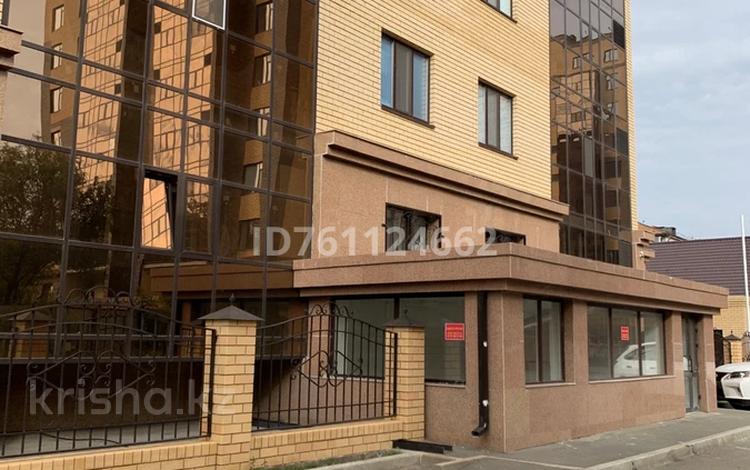 Офисы, магазины и бутики, образование, кабинеты и рабочие места · 23.6 м² за 120 000 〒 в Кокшетау — фото 2