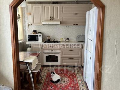 3-комнатная квартира · 62 м² · 1/5 этаж, Пришахтинск, Пришахтинск, 23й микрорайон 36 — Рядом школа 25,51 дет садик Алмагуль за 14 млн ₸ в Караганде, Алихана Бокейханова р-н