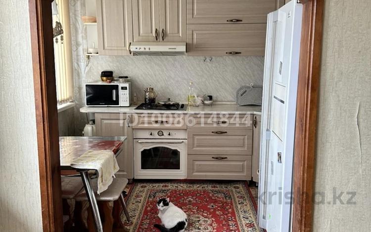 3-комнатная квартира · 62 м² · 1/5 этаж, Пришахтинск, Пришахтинск, 23й микрорайон 36 — Рядом школа 25,51 дет садик Алмагуль за 14 млн ₸ в Караганде, Алихана Бокейханова р-н — фото 15