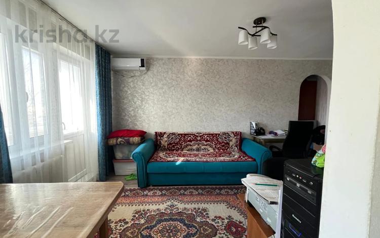 3-бөлмелі пәтер · 60 м² · 4/5 қабат, мкр Юго-Восток, Мкр Юго-Восток. ул. РЫСКУЛОВА 21 — Рыскулова 21, бағасы: 19 млн ₸ в Караганде, Казыбек би р-н — фото 2