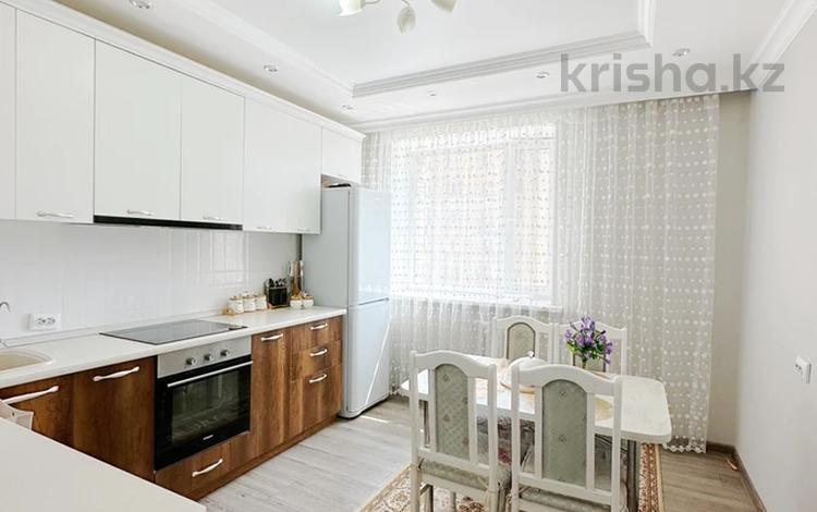 3-комнатная квартира, 84 м², 8/10 этаж, Павлова 29 — район Артема