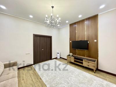 3-комнатная квартира, 120 м², 2/7 этаж, Шамши Калдаякова 6 за 99 млн 〒 в Астане, Алматы р-н