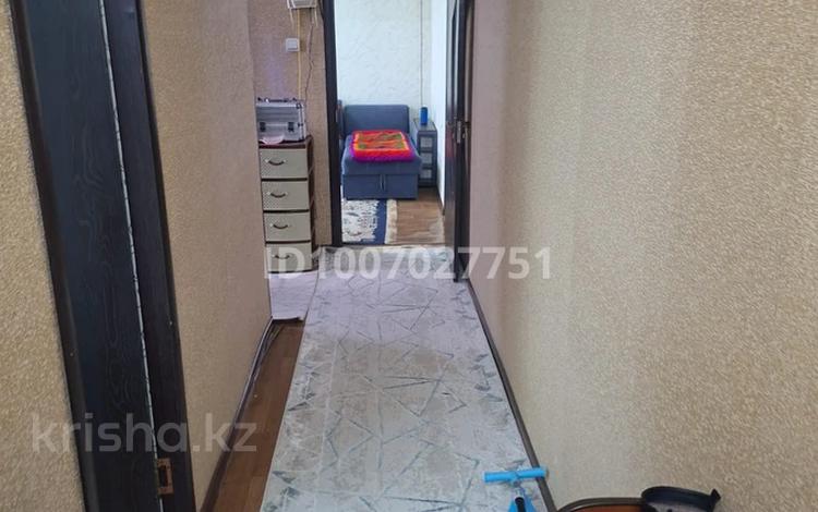 3-бөлмелі пәтер · 60 м² · 3/5 қабат, 16-й микрорайон, 16-й микрорайон 12 — Рыскулова Шаяхметова, бағасы: 25 млн ₸ в Шымкенте, Аль-Фарабийский р-н — фото 2