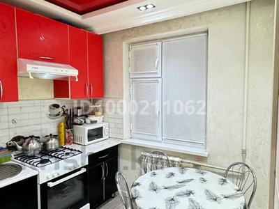 Продажа квартир в Жамбылской обл.: 3-комнатная квартира · 65 м² · 4/5 этаж, Жансая 7 за 19 млн 〒 3-комнатная квартира · 65 м² · 4/5 этаж, Жансая 7 за 19 млн 〒 в Таразе
