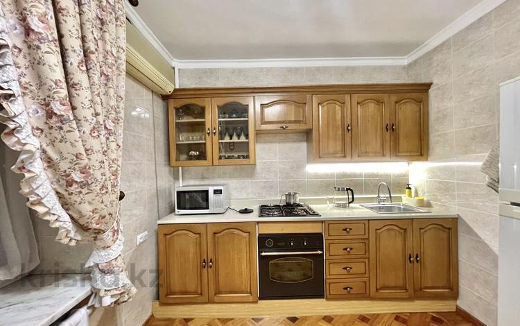 3-комнатная квартира · 92 м² · 2/5 этаж, Достык за 450 000 ₸ в Алматы, Медеуский р-н — фото 2