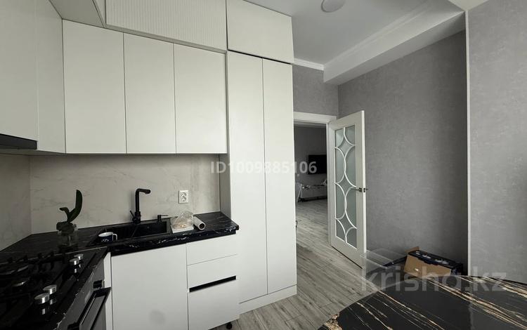 2-комнатная квартира · 62 м² · 4/5 этаж, мкр Акжар, Даулеткерея 61 за 350 000 ₸ в Алматы, Наурызбайский р-н — фото 2