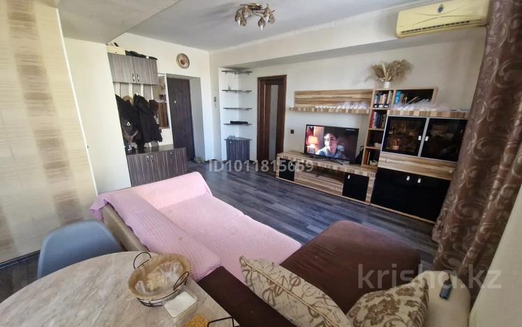 2-комнатная квартира · 48 м² · 2/3 этаж, Просп. Азаттык 72 за 13 млн ₸ в Атырау, мкр Авангард-2 — фото 2