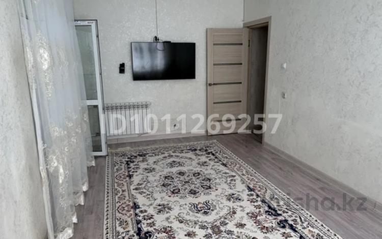 2-комнатная квартира · 55 м² · 2/5 этаж, 12-й мкр 59 за 200 000 ₸ в Актау — фото 2