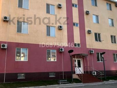 2-комнатная квартира, 50 м², 2/4 этаж, Бинеш Жарбосынова 84/1 — Жарбосынова и Ерниязова за 22.5 млн 〒 в Атырау