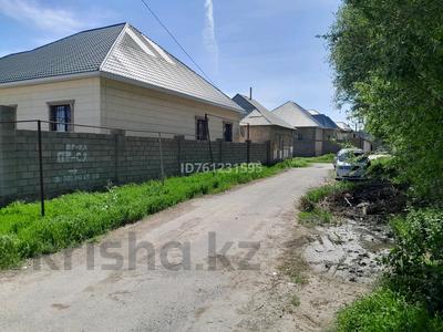 Отдельный дом · 2 комнаты · 60 м² · 8 сот., мкр Самал-3, Самал-3 ш/а. Есқараев 1/1 — Алматы трассасымен Есқараев көш қиылысы за 30 млн 〒 в Шымкенте, Абайский р-н